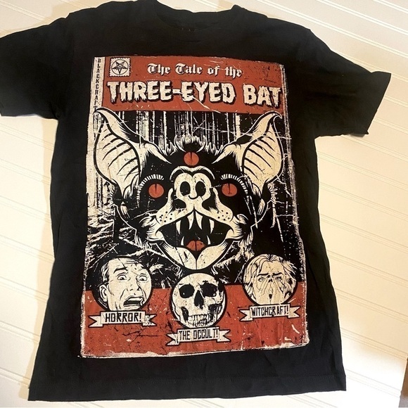 Black Craft XS The Tale of The “Three Eyes Bat” Black Graphic Tee Horror EUC - Picture 1 of 4